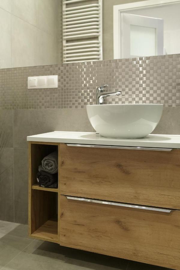 Modern Silver Apartment คราคูฟ ภายนอก รูปภาพ